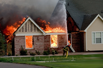 PROTEGE A TU FAMILIA Y A TU HOGAR